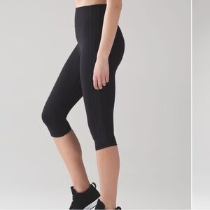 Lululemon Squad Goals Crop 17"